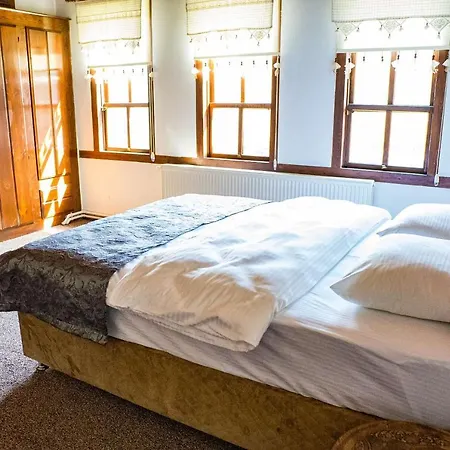 Hacirifatlarkonagi * Taraklı